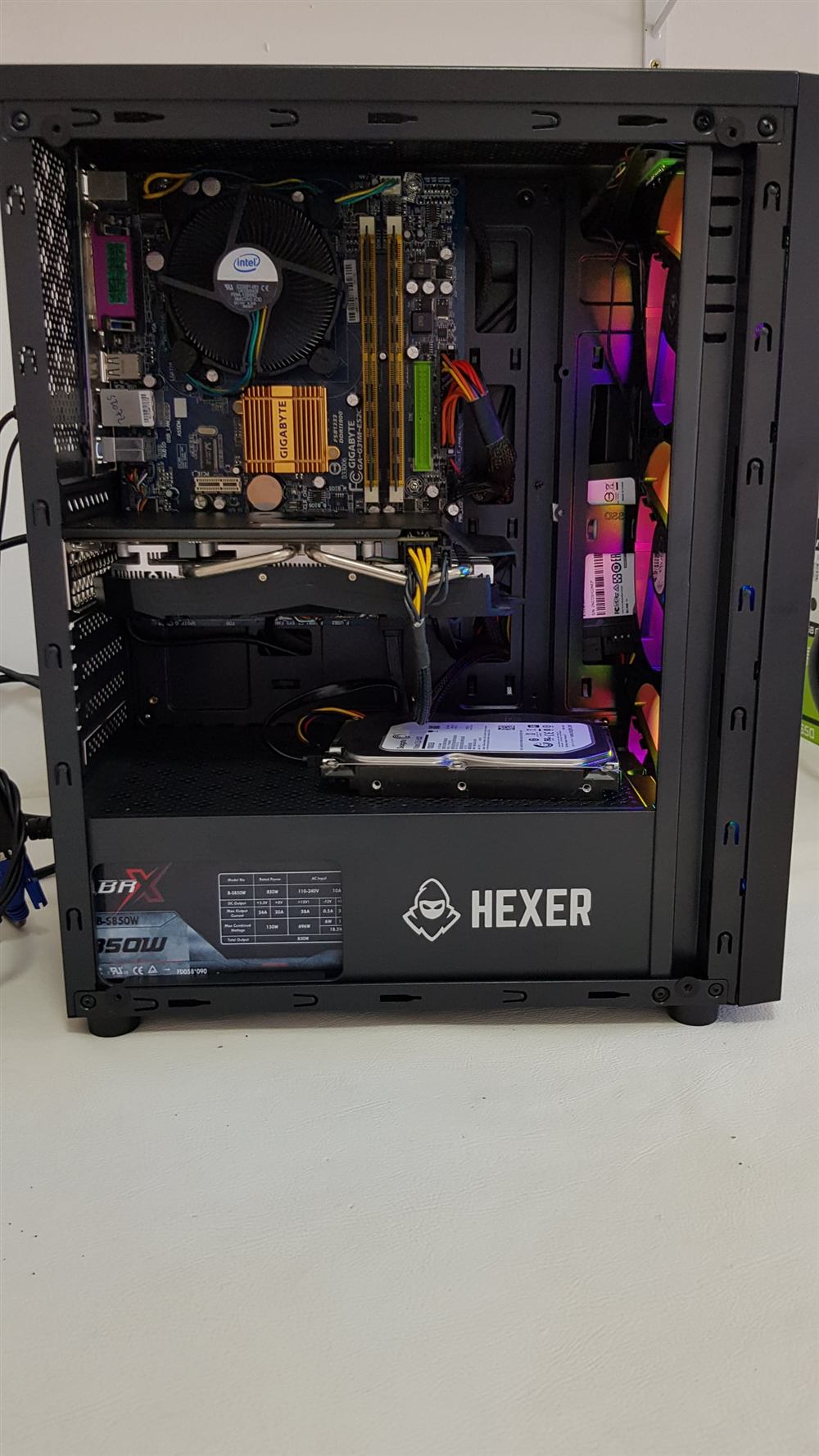 Placa mãe de PC vintage em manutenção