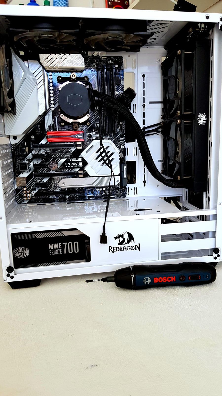 PC gamer montado na bancada da PC FIX